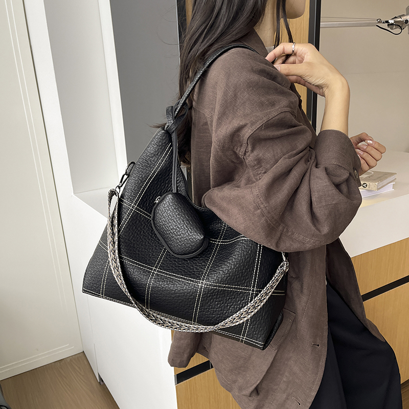 Tas Tote Hobo Wanita Kapasitas - Women Bags In Amazon ulasan dan harga